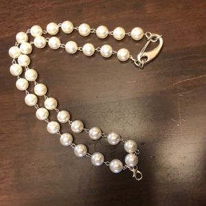Basic pearl necklace from Plunder
